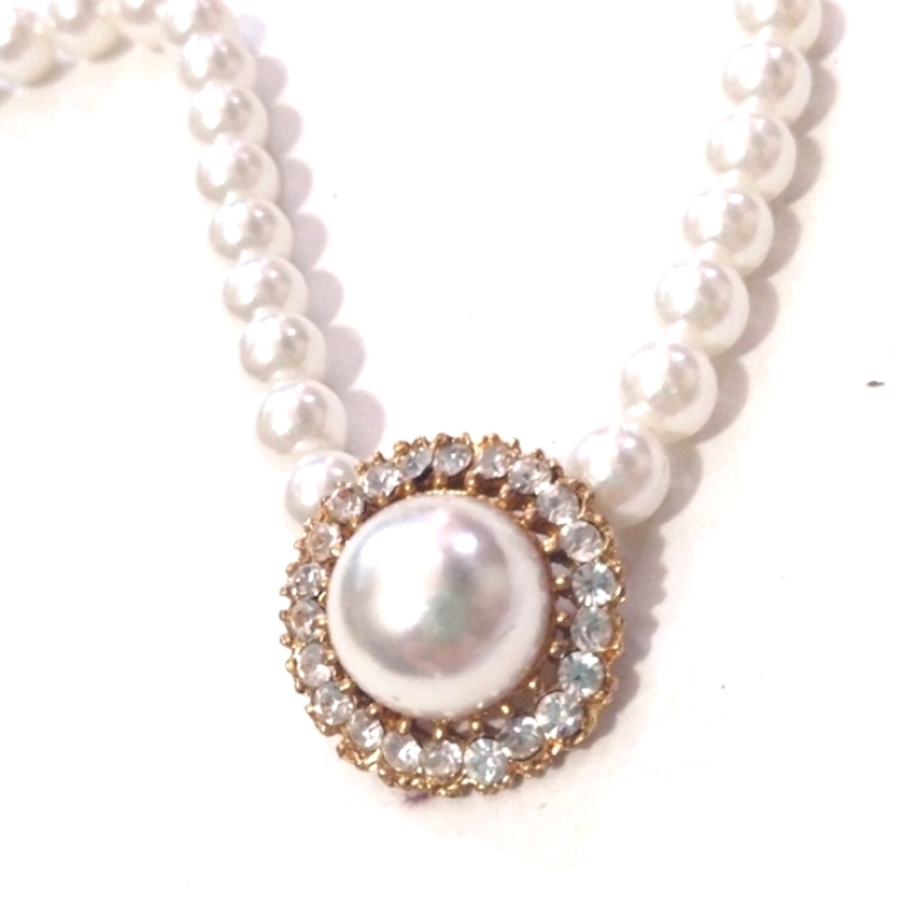 VINTAGE PEARL COLLAR NECKLACE AND MATCHING EARRINGS SET WITH CRYSTAL RHINESTONES - Picture 9 of 9